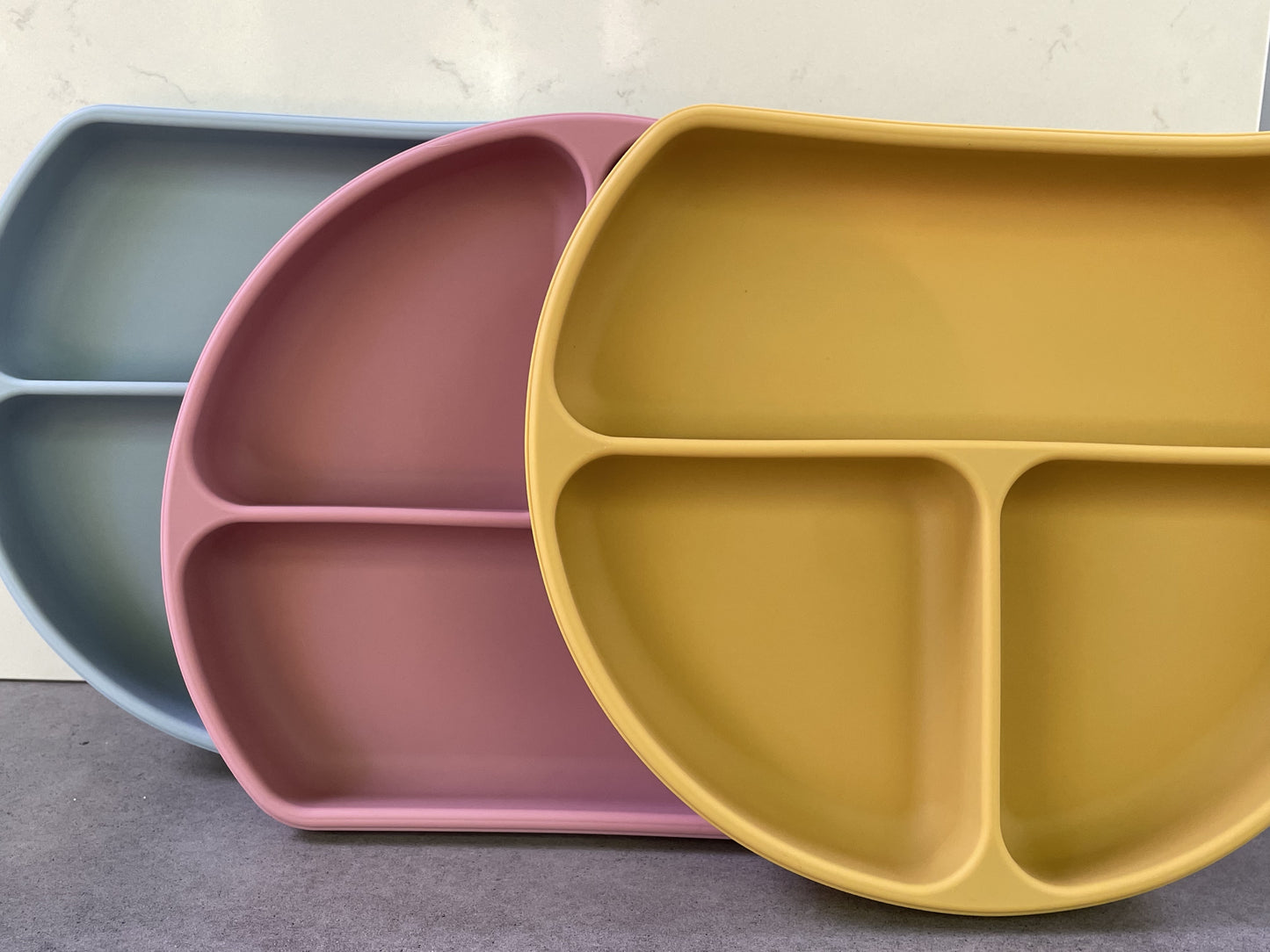 Mango Divider Plate with Lid