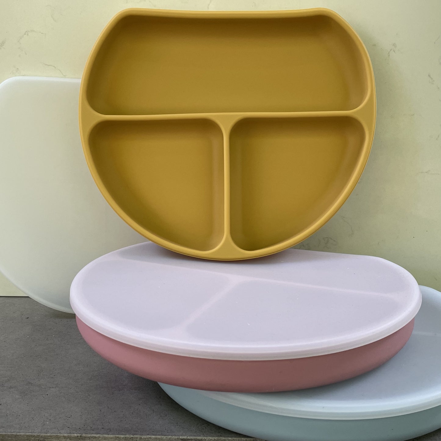 Dark Pink Divider Plate with Lid